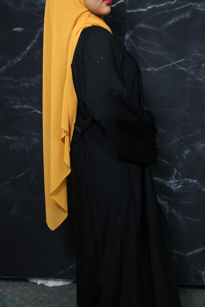 Chic Abaya by Noor - Image 4