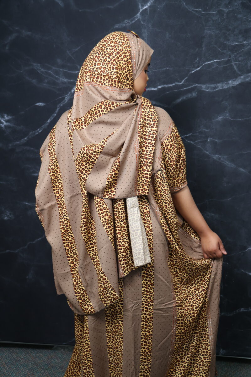Elegant Scarf by Amira - Image 2